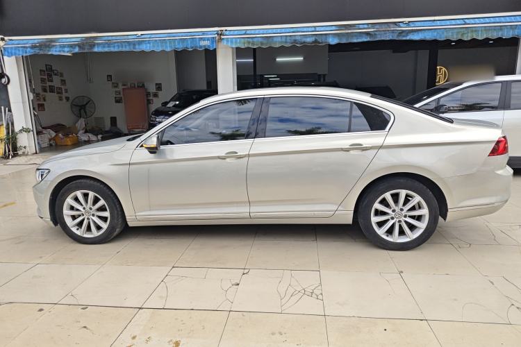 Used Volkswagen Magotan 2017 330TSI DSG Leading Model Left Side