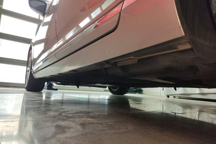 Used Volkswagen Magotan 2017 330TSI DSG Luxury Model Left Side Sill