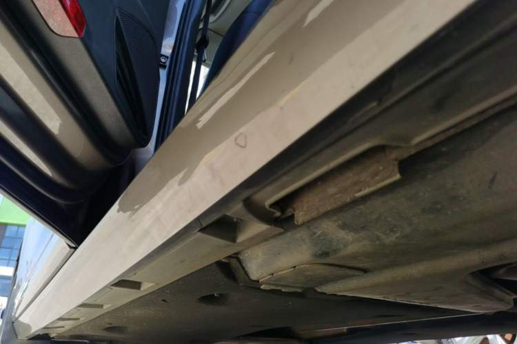 Used Volkswagen Magotan 2017 330TSI DSG Leading Model Left Side Sill