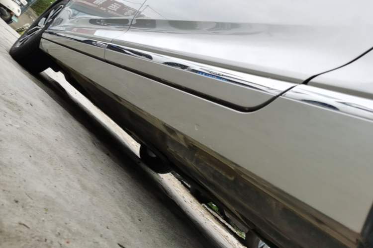 Used Volkswagen Magotan 2017 330TSI DSG Luxury Model Left Side Sill