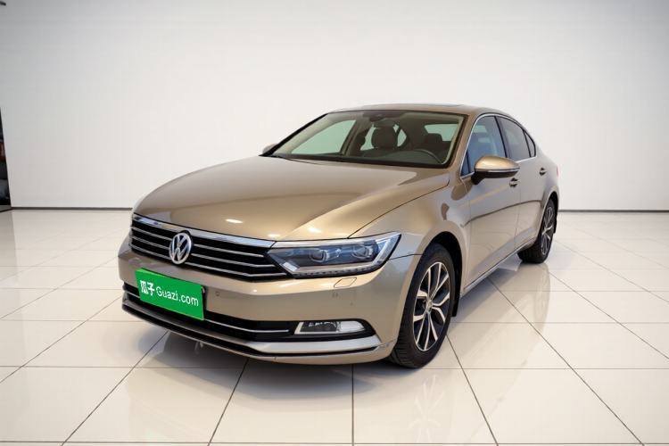 Used Volkswagen Magotan 2017 330TSI DSG Luxury Model Guazi used car, China used car export, Used car for sale, Used cars, Cheapest cars for sale