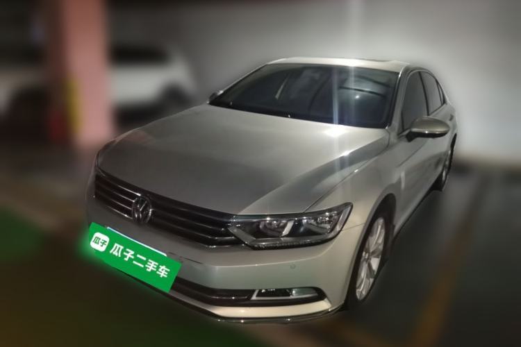 Used Volkswagen Magotan 2017 330TSI DSG Luxury Model Guazi used car, China used car export, Used car for sale, Used  cars, Cheapest cars for sale
