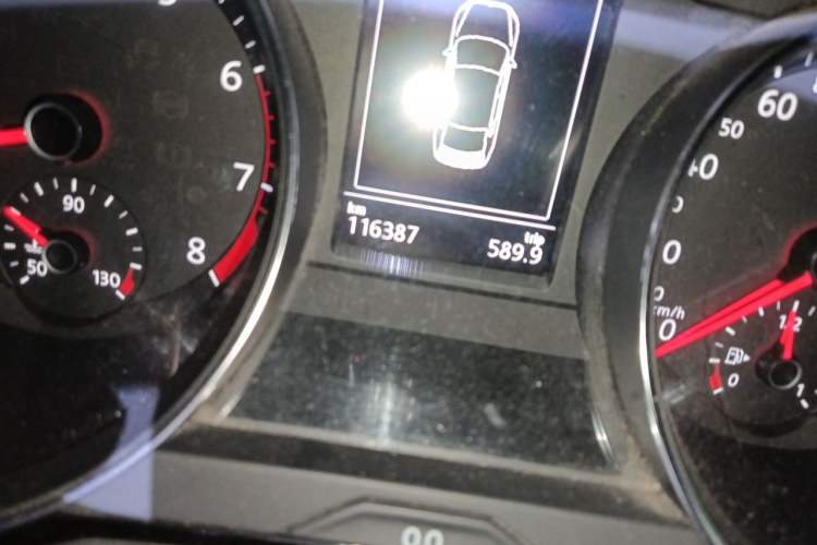Used Volkswagen Magotan 2017 380TSI DSG Luxury Model Odometer Close Up