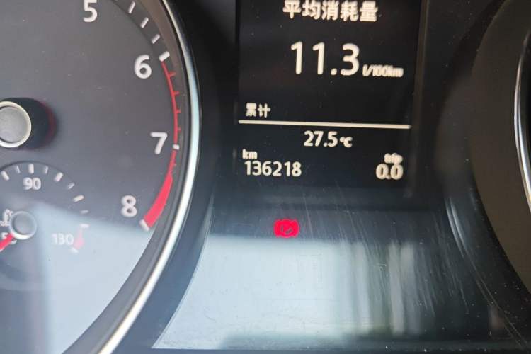 Used Volkswagen Magotan 2017 330TSI DSG Luxury Model Odometer Close Up