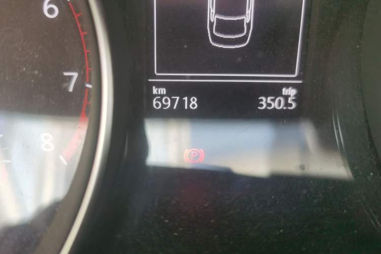 Used Volkswagen Magotan 2017 330TSI DSG Leading Model Odometer Close Up