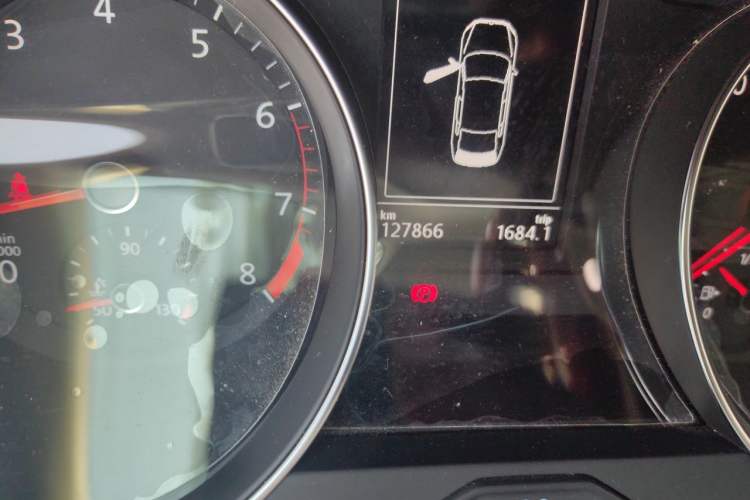 Used Volkswagen Magotan 2017 330TSI DSG Luxury Model Odometer Close Up