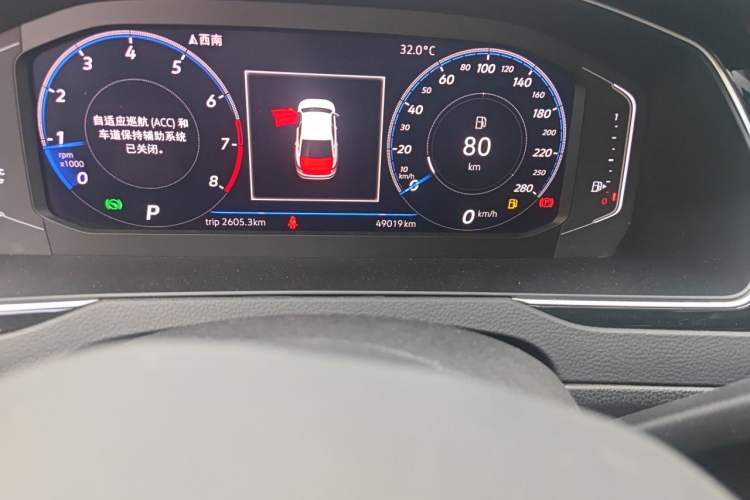 Used Volkswagen Magotan 2017 330TSI DSG Luxury Model Odometer Close Up