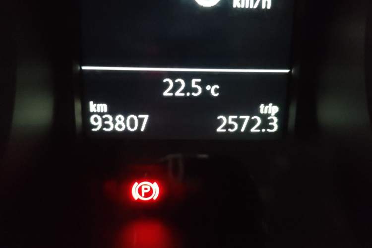 Used Volkswagen Magotan 2017 330TSI DSG Luxury Model Odometer Close Up