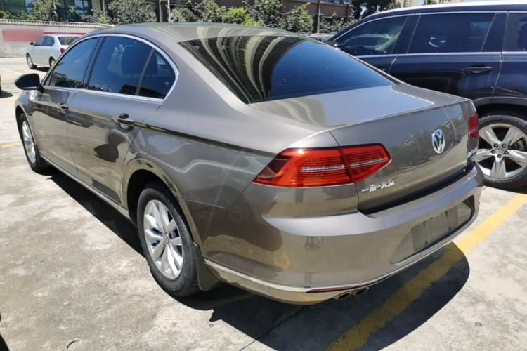 Used Volkswagen Magotan 2017 330TSI DSG Leading Model Rear Left 45 Deg