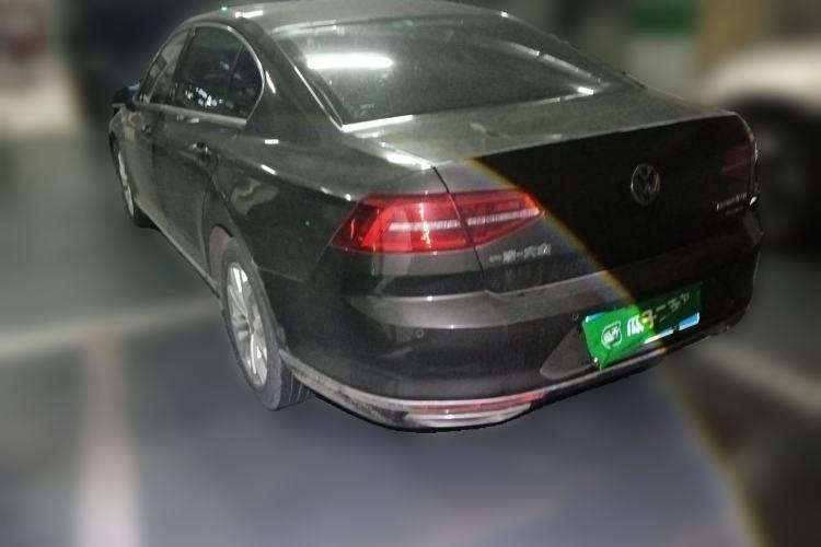Used Volkswagen Magotan 2017 380TSI DSG Luxury Model Rear Left 45 Deg