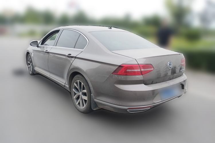 Used Volkswagen Magotan 2017 330TSI DSG Luxury Model Rear Left 45 Deg