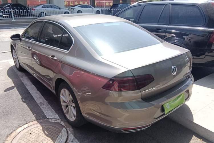 Used Volkswagen Magotan 2017 330TSI DSG Leading Model Rear Left 45 Deg