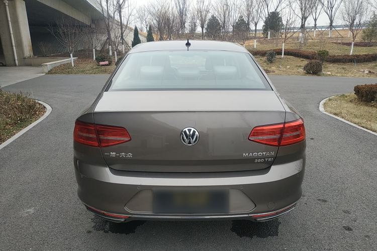 Used Volkswagen Magotan 2017 380TSI DSG Luxury Model Rear