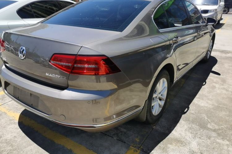 Used Volkswagen Magotan 2017 330TSI DSG Leading Model Rear Right 45 Deg
