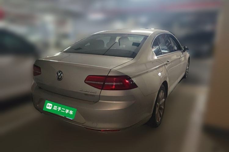 Used Volkswagen Magotan 2017 330TSI DSG Leading Model Rear Right 45 Deg