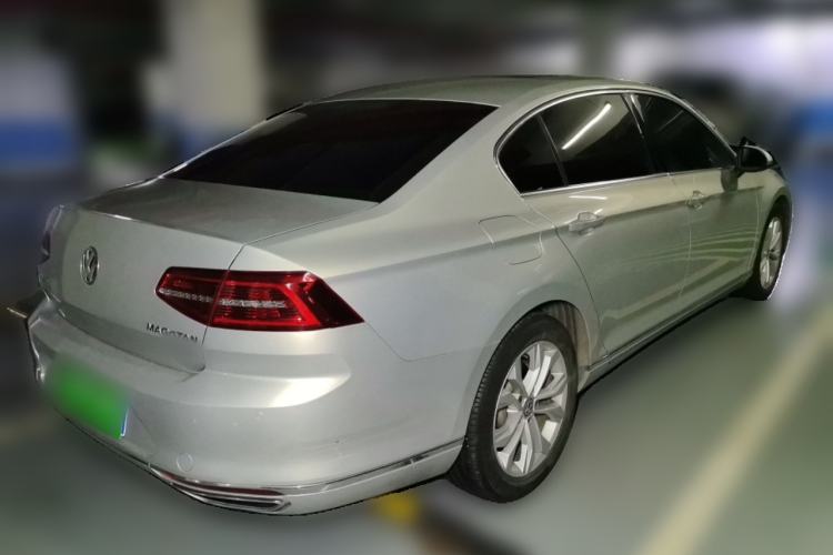 Used Volkswagen Magotan 2017 330TSI DSG Luxury Model Rear Right 45 Deg