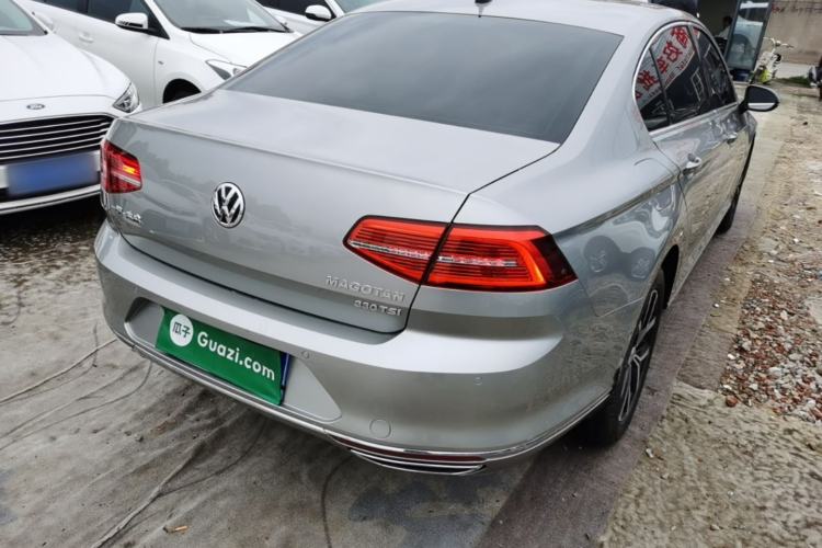 Used Volkswagen Magotan 2017 330TSI DSG Luxury Model Rear Right 45 Deg