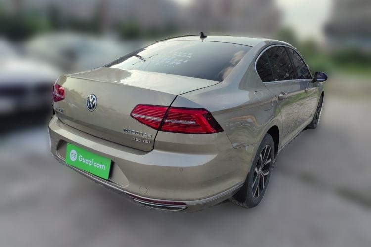 Used Volkswagen Magotan 2017 330TSI DSG Luxury Model Rear Right 45 Deg