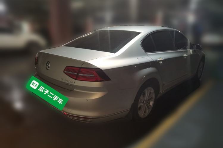 Used Volkswagen Magotan 2017 330TSI DSG Luxury Model Rear Right 45 Deg