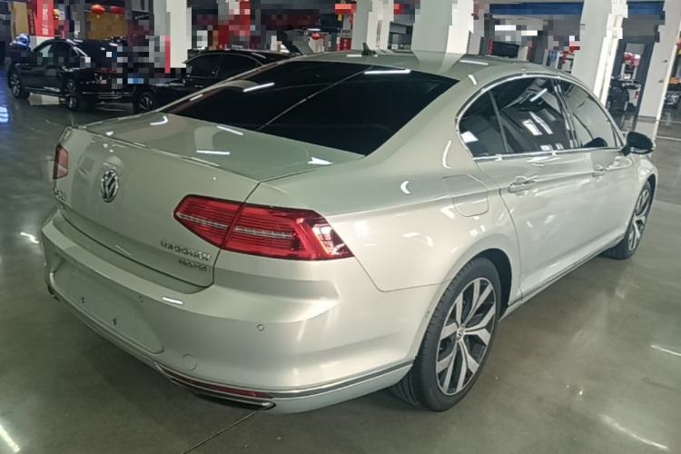 Used Volkswagen Magotan 2017 380TSI DSG Flagship Edition Rear Right 45 Deg