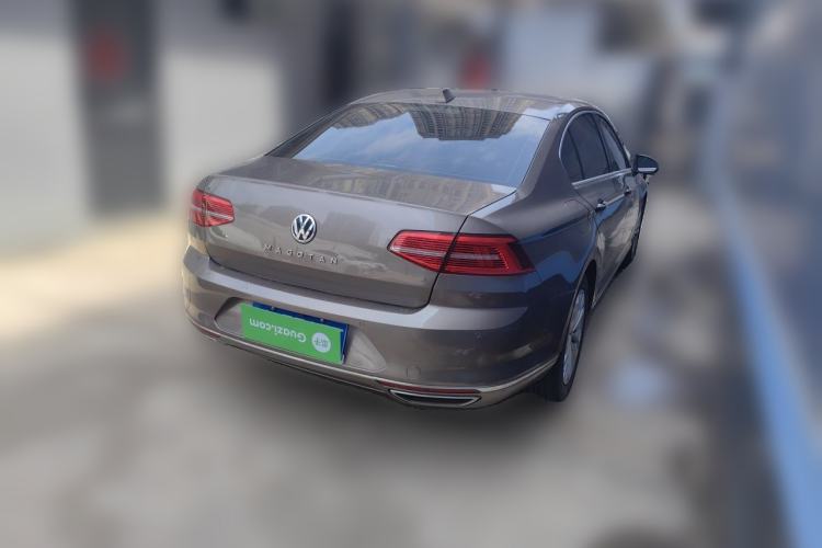 Used Volkswagen Magotan 2017 330TSI DSG Luxury Model Rear Right 45 Deg