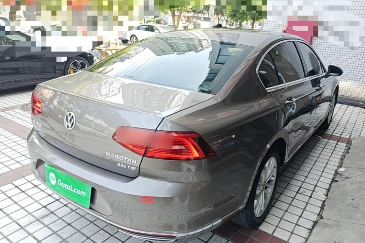 Used Volkswagen Magotan 2017 330TSI DSG Luxury Model Rear Right 45 Deg