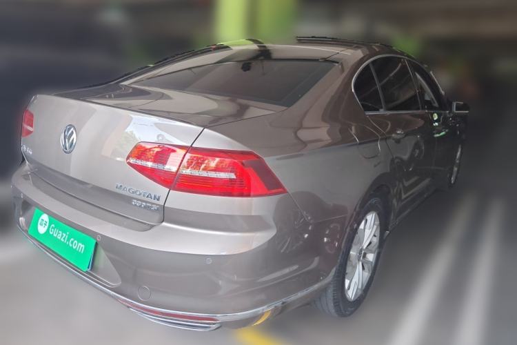 Used Volkswagen Magotan 2017 330TSI DSG Luxury Model Rear Right 45 Deg