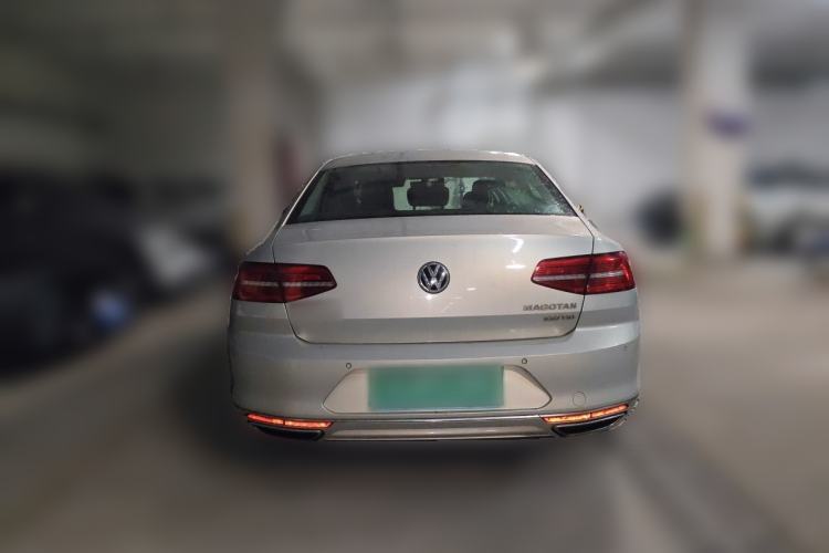 Used Volkswagen Magotan 2017 330TSI DSG Luxury Model Rear