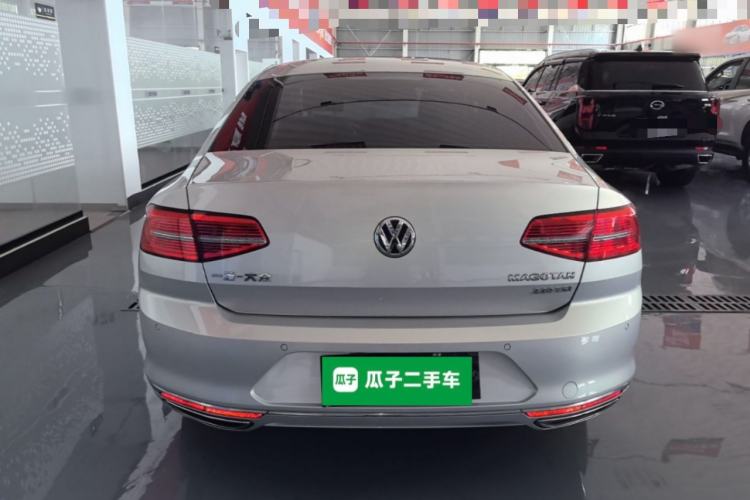 Used Volkswagen Magotan 2017 330TSI DSG Luxury Model Rear