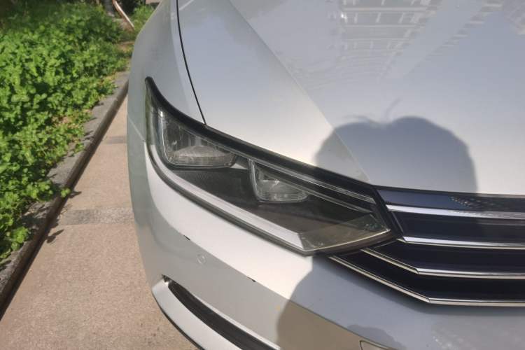 Used Volkswagen Magotan 2017 330TSI DSG Leading Model Right Front Headlight