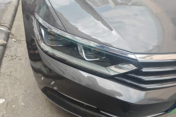 Used Volkswagen Magotan 2017 330TSI DSG Luxury Model Right Front Headlight