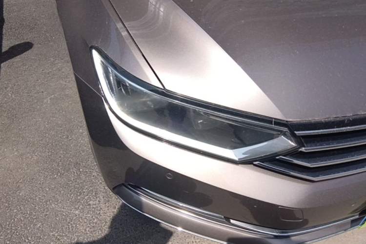 Used Volkswagen Magotan 2017 330TSI DSG Leading Model Right Front Headlight