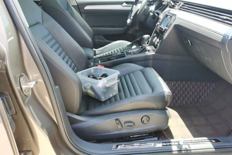 Used Volkswagen Magotan 2017 330TSI DSG Leading Model Right Front Seat