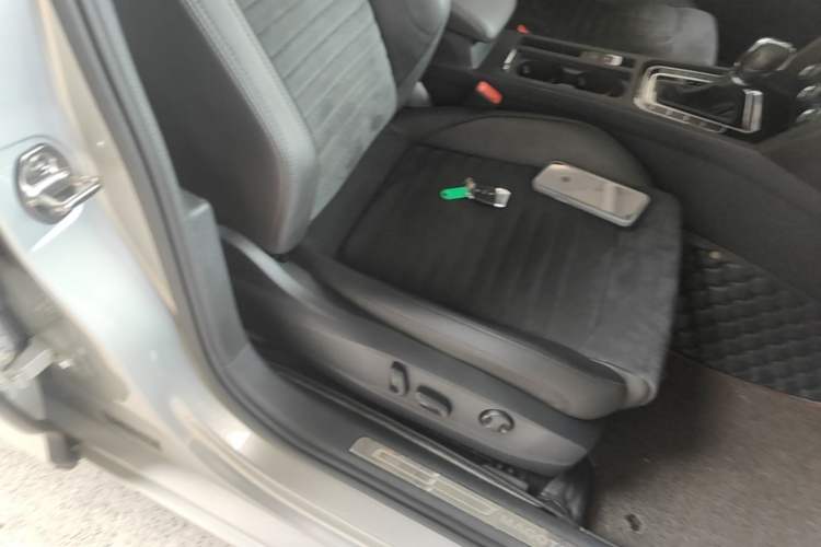Used Volkswagen Magotan 2017 330TSI DSG Luxury Model Right Front Seat