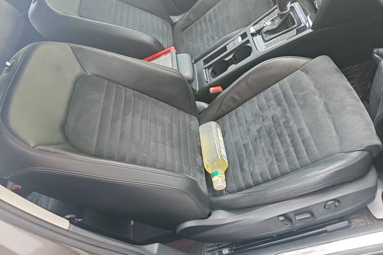 Used Volkswagen Magotan 2017 330TSI DSG Luxury Model Right Front Seat
