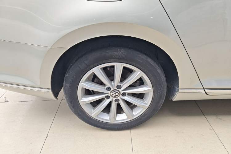 Used Volkswagen Magotan 2017 330TSI DSG Leading Model Right Rear Wheel Hub