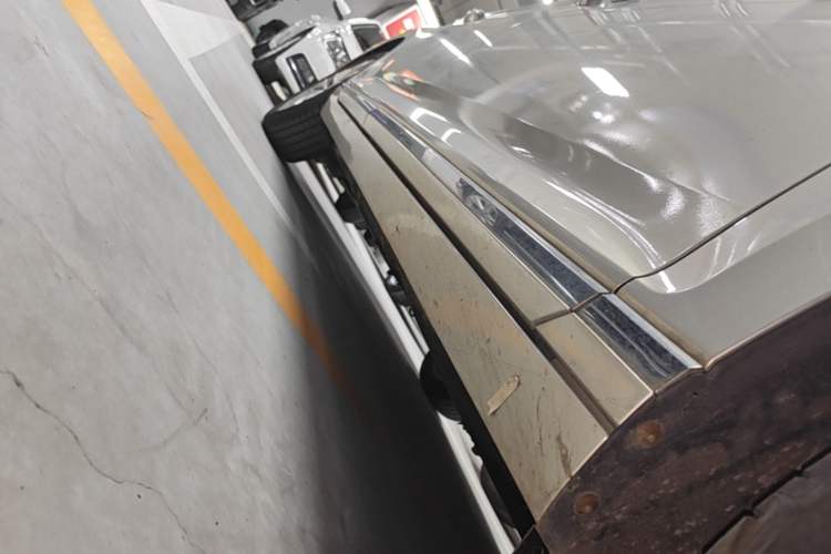 Used Volkswagen Magotan 2017 330TSI DSG Luxury Model Right Side Sill