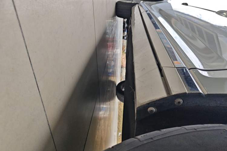 Used Volkswagen Magotan 2017 330TSI DSG Leading Model Right Side Sill