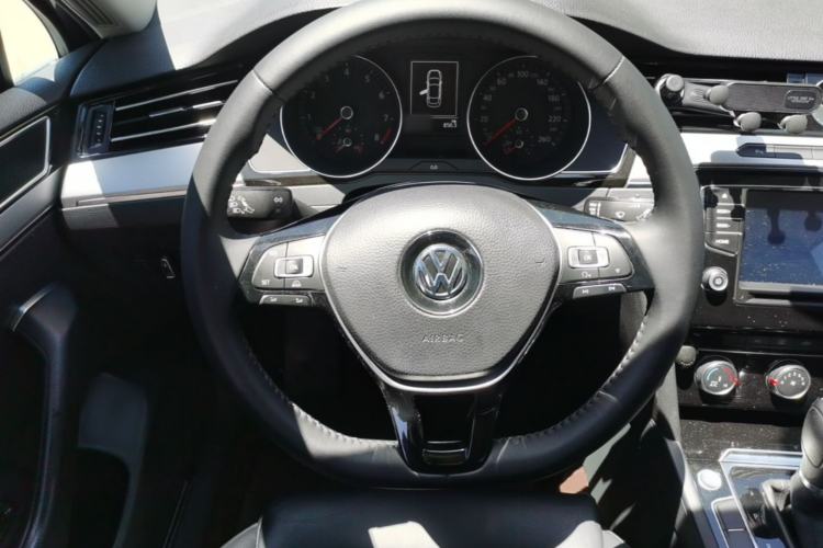 Used Volkswagen Magotan 2017 330TSI DSG Leading Model Steering Wheel
