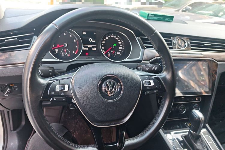 Used Volkswagen Magotan 2017 380TSI DSG Luxury Model Steering Wheel