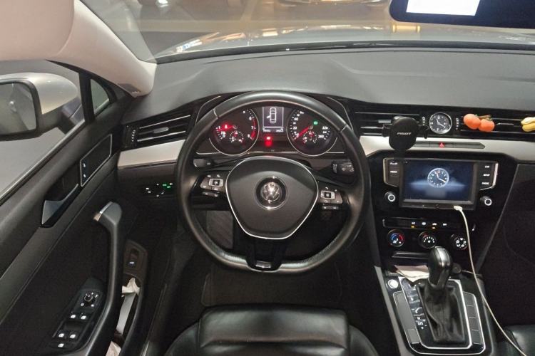 Used Volkswagen Magotan 2017 330TSI DSG Leading Model Steering Wheel
