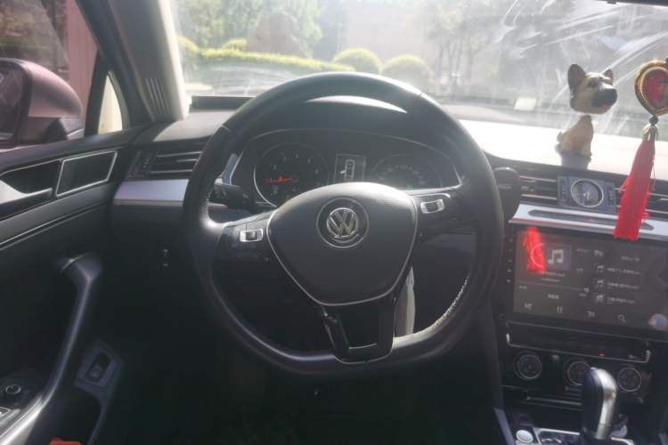 Used Volkswagen Magotan 2017 330TSI DSG Leading Model Steering Wheel