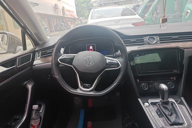 Used Volkswagen Magotan 2017 330TSI DSG Luxury Model Steering Wheel