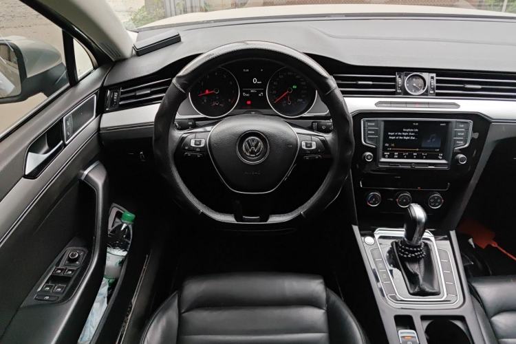 Used Volkswagen Magotan 2017 330TSI DSG Leading Model Steering Wheel