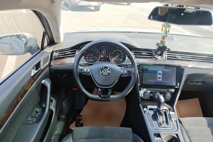 Used Volkswagen Magotan 2017 330TSI DSG Luxury Model Steering Wheel