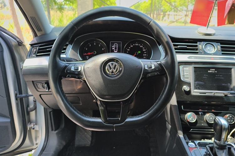 Used Volkswagen Magotan 2017 280TSI DSG Leading Edition Steering Wheel