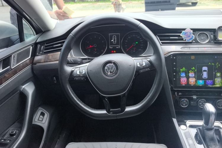 Used Volkswagen Magotan 2017 330TSI DSG Luxury Model Steering Wheel