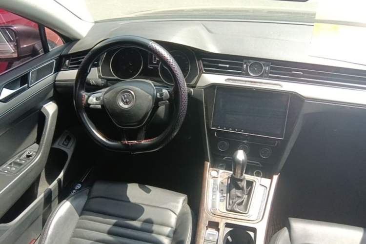 Used Volkswagen Magotan 2017 330TSI DSG Leading Model Steering Wheel