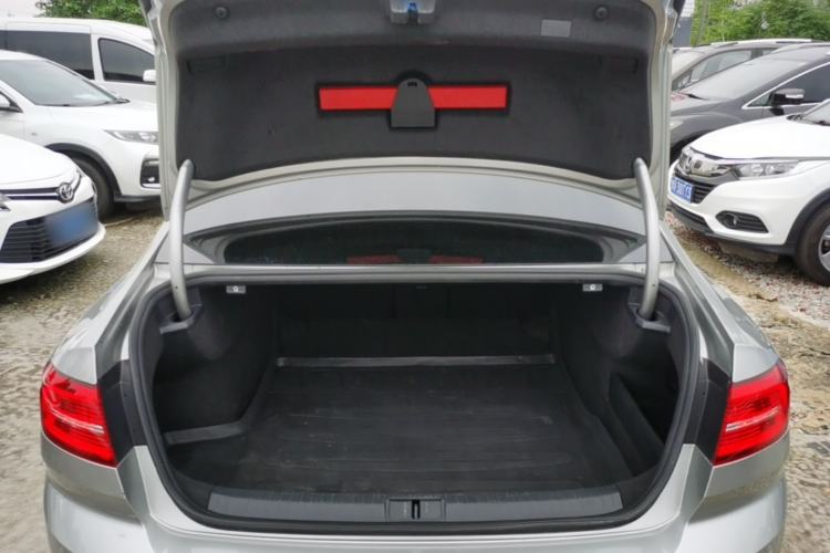 Used Volkswagen Magotan 2017 330TSI DSG Luxury Model Trunk