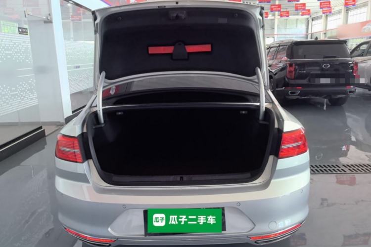 Used Volkswagen Magotan 2017 330TSI DSG Luxury Model Trunk